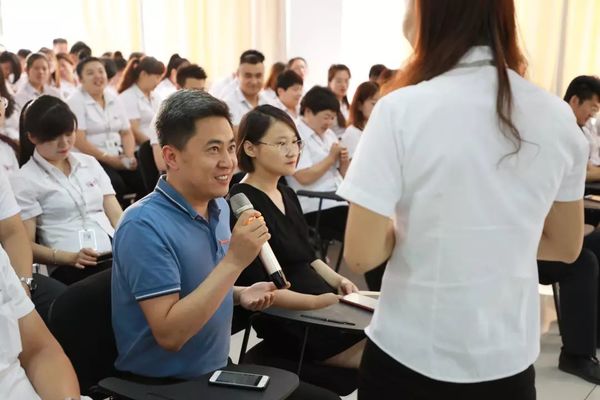 生日會現場訪談互動